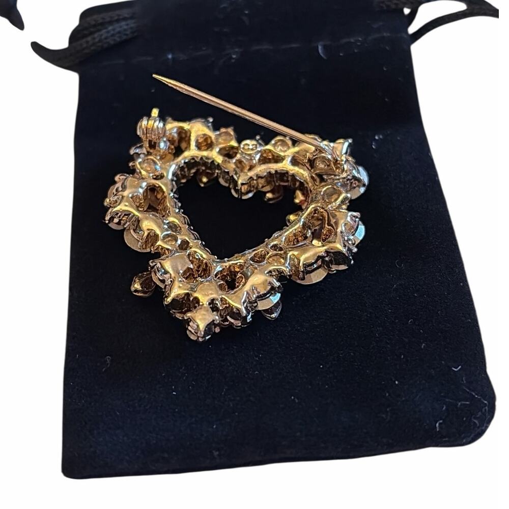 Matte Gold Tone Red Rhinestone Heart Brooch - Picture 3 of 7